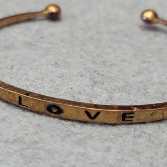 Brass "Love" bangle - Picture 8 of 9